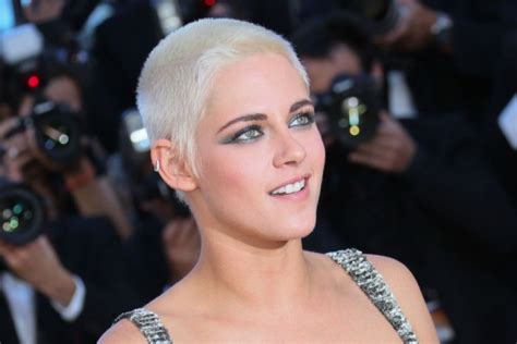 Kristen Stewart threatens legal action as nude。